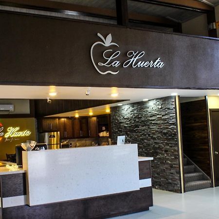 La Huerta Inn & Suites Cuauhtémoc 외부 사진