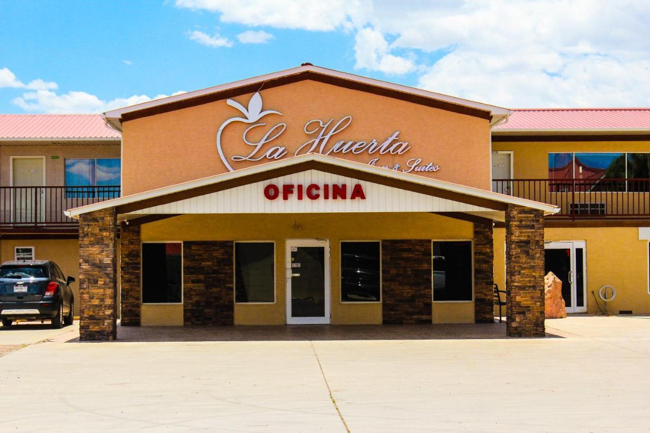 La Huerta Inn & Suites Cuauhtémoc 외부 사진