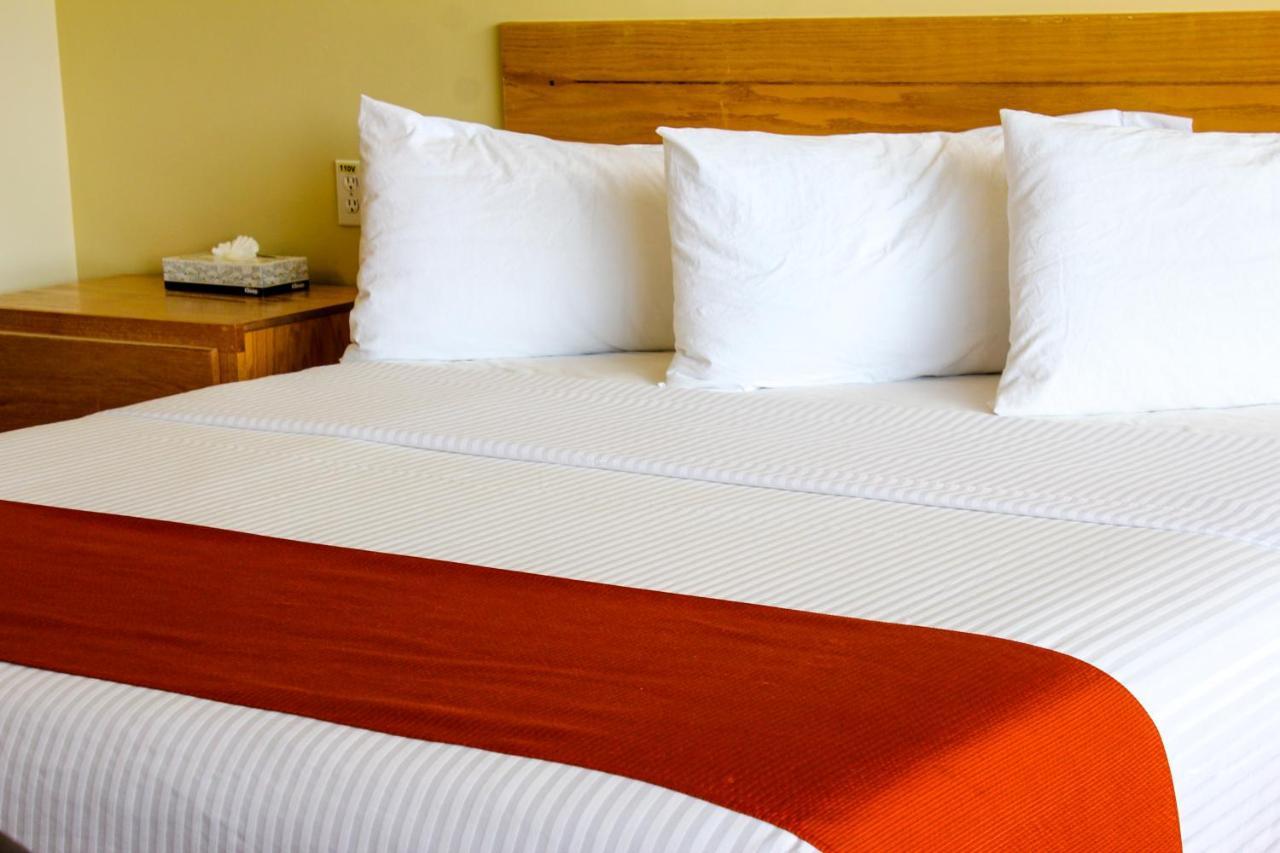 La Huerta Inn & Suites Cuauhtémoc 외부 사진