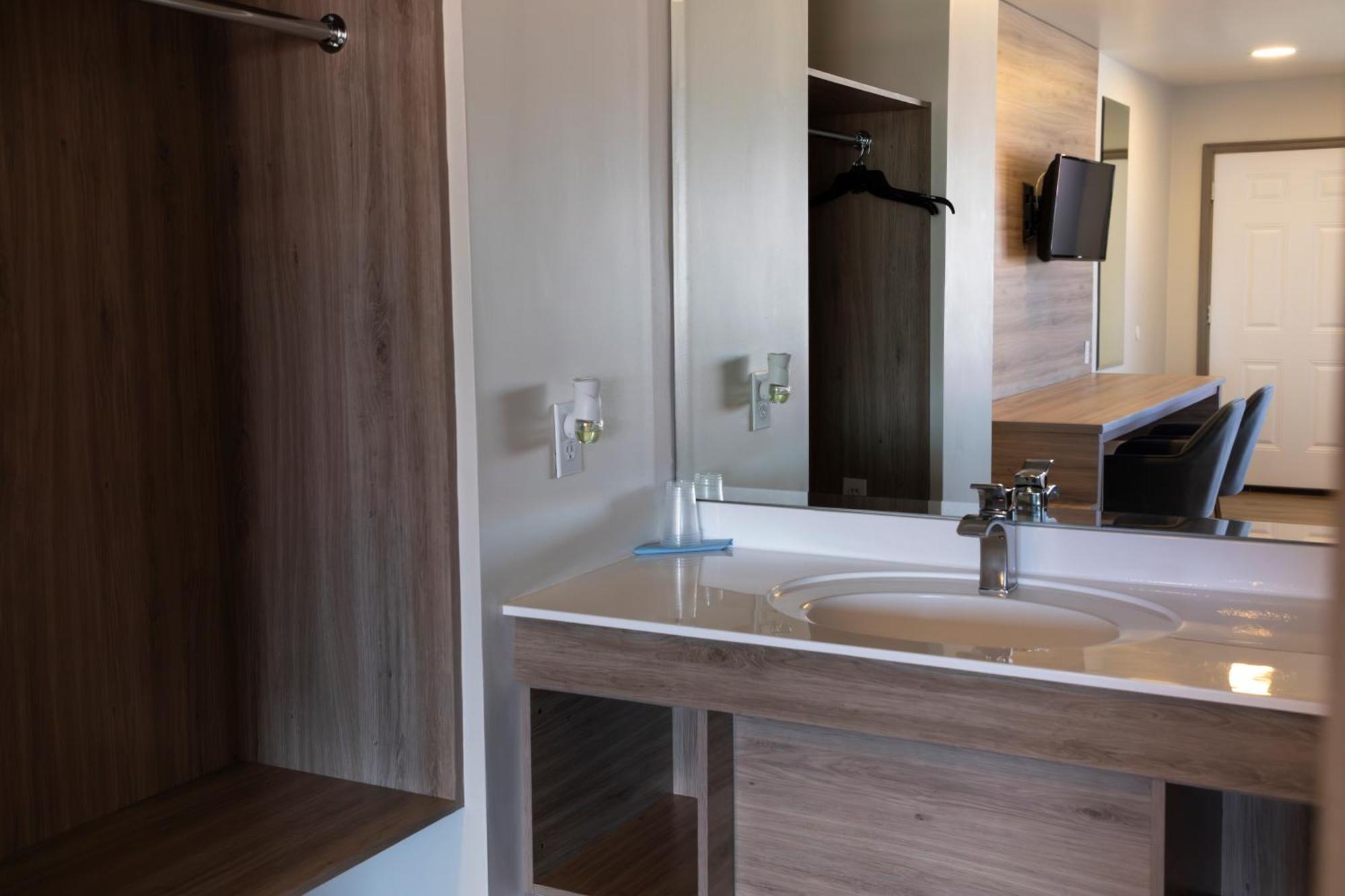 La Huerta Inn & Suites Cuauhtémoc 외부 사진